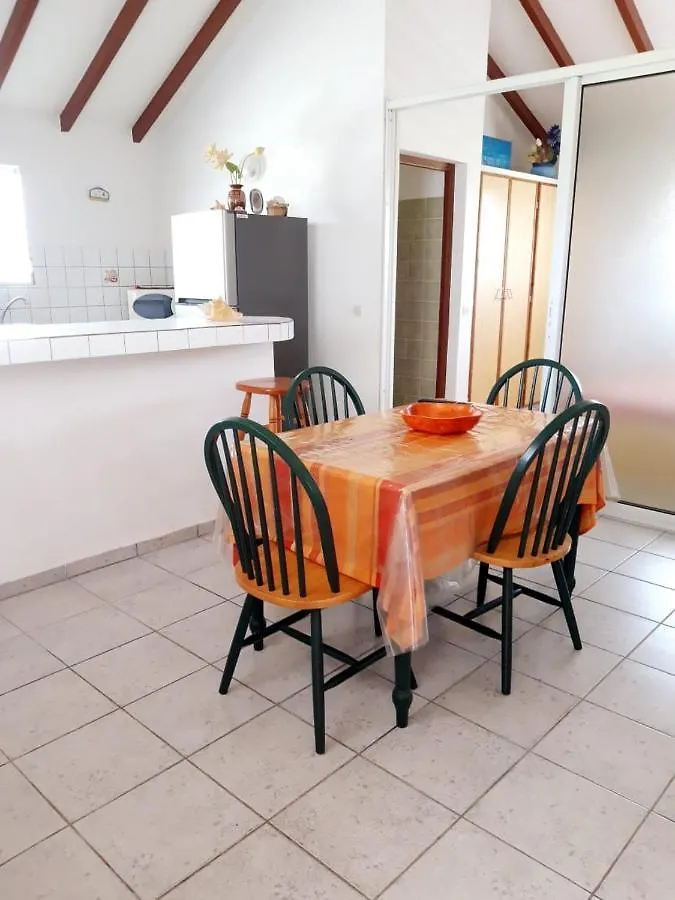 Flamboyant Apartment Sainte-Anne  0*, Sainte-Anne (Grande-Terre)
